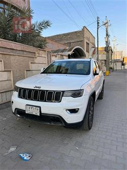 جیپ گراند شیرۆکی